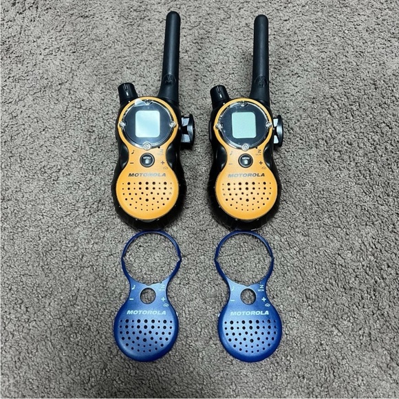 Motorola TALKABOUT T8500 Two Way Radios With Charger And Two Xtra faces set of 2 - Picture 7 of 13